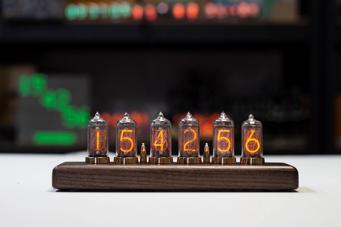 Nixie clock IN8-2 Tube, wood base